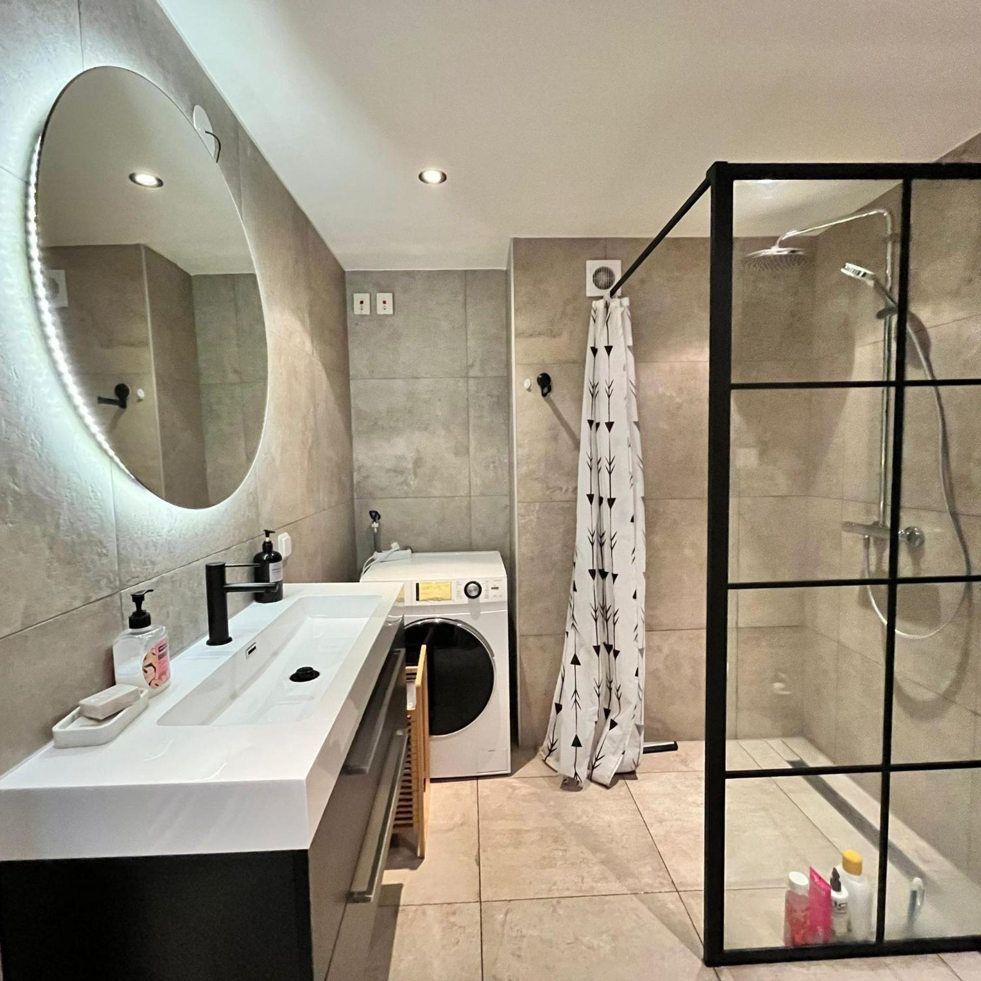 Lovely And Spacious Apartment In ปือร์เมอแร็นด์ ภายนอก รูปภาพ